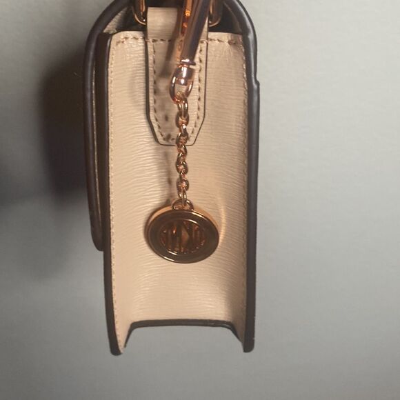 DKNY Pink crossbody with rose gold chain adjustable strap Women’s Purse Handbag - Picture 6 of 9